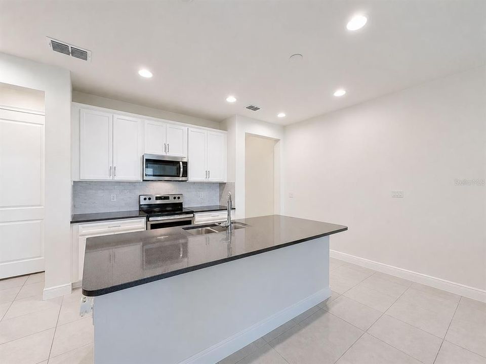 En Venta: $395,000 (2 camas, 2 baños, 1888 Pies cuadrados)