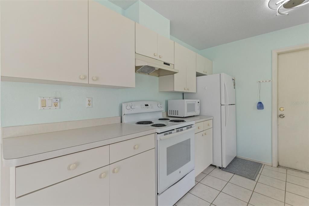 For Sale: $267,000 (3 beds, 2 baths, 1170 Square Feet)