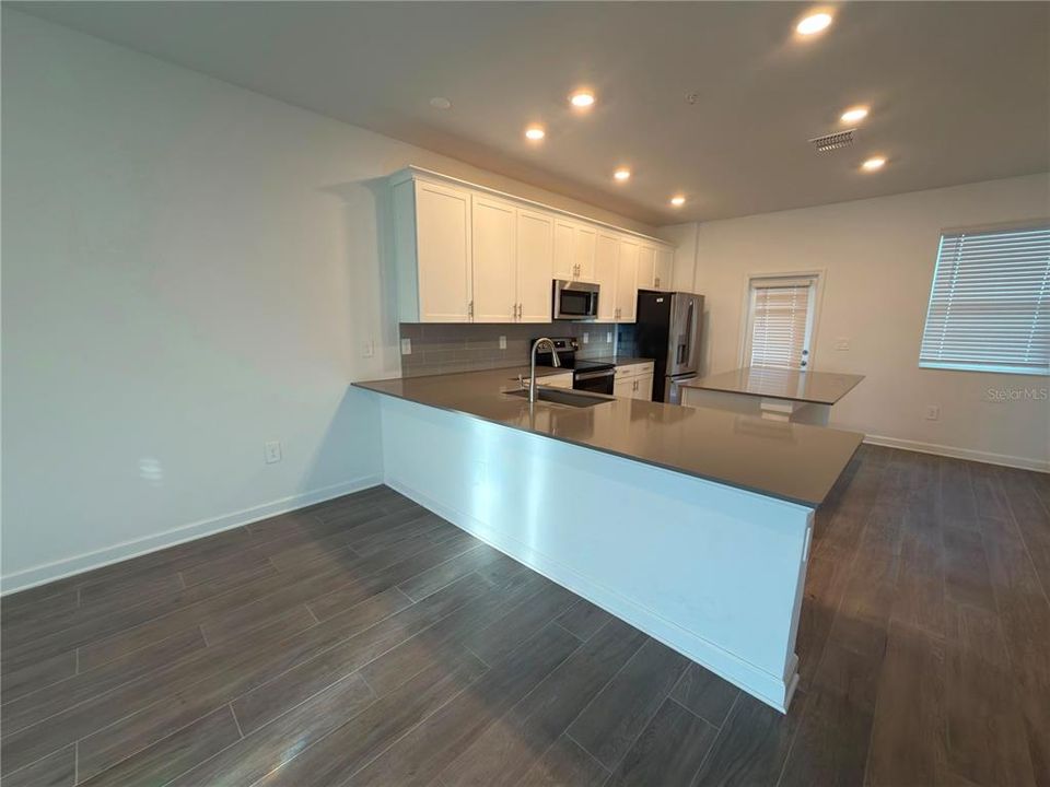 For Rent: $2,750 (3 beds, 2 baths, 1518 Square Feet)