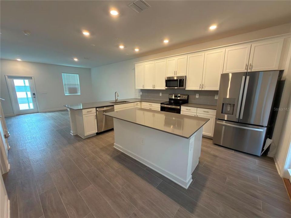For Rent: $2,750 (3 beds, 2 baths, 1518 Square Feet)