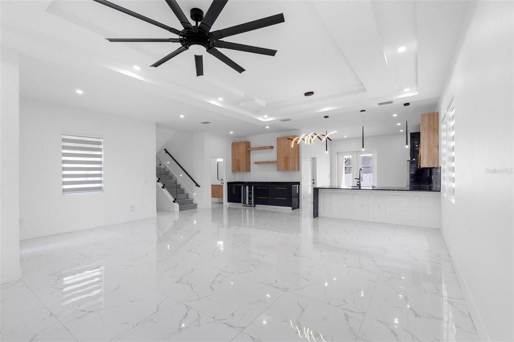 На продажу: $839,999 (4 спален, 2 ванн, 2645 Квадратных фут)