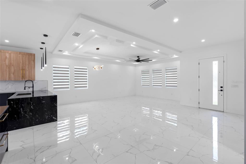 На продажу: $839,999 (4 спален, 2 ванн, 2645 Квадратных фут)