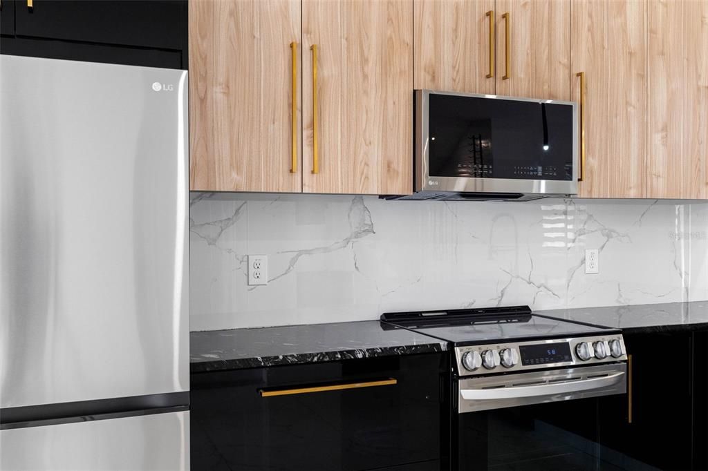 На продажу: $839,999 (4 спален, 2 ванн, 2645 Квадратных фут)