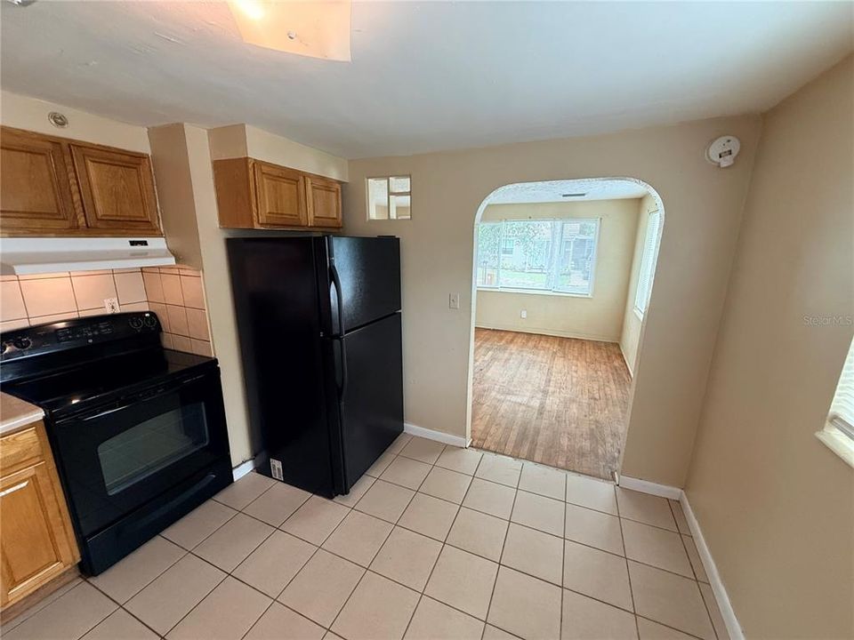 В аренду: $1,400 (2 спален, 1 ванн, 841 Квадратных фут)