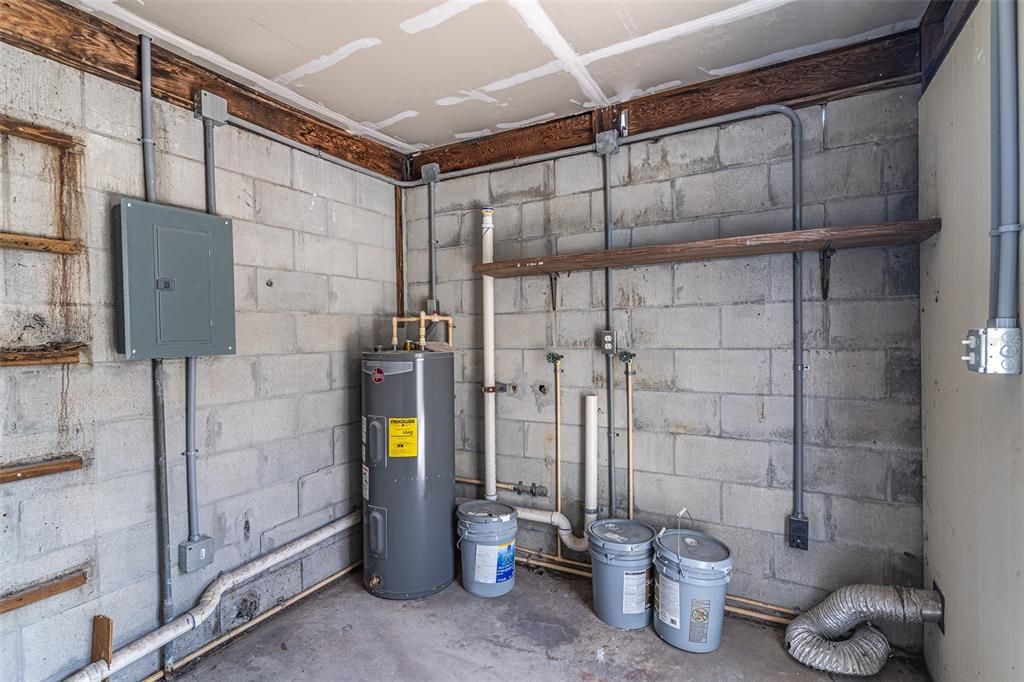 For Rent: $2,495 (3 beds, 2 baths, 1160 Square Feet)