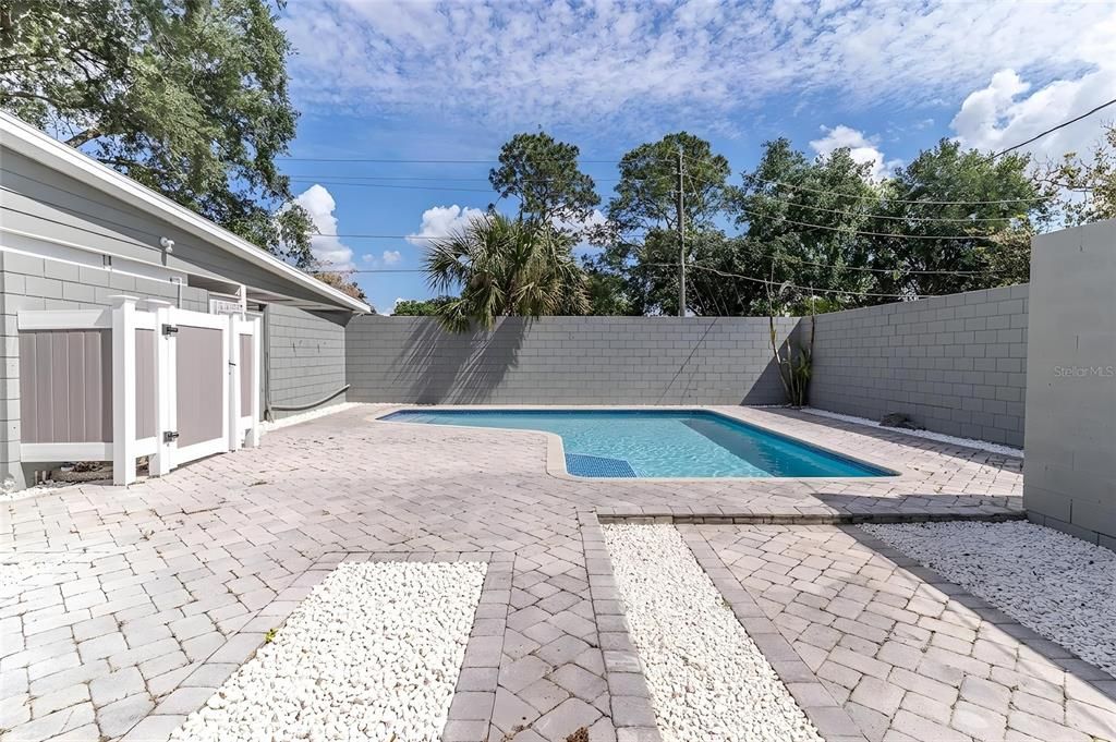 For Rent: $2,495 (3 beds, 2 baths, 1160 Square Feet)