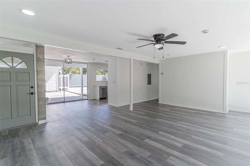 For Rent: $2,495 (3 beds, 2 baths, 1160 Square Feet)