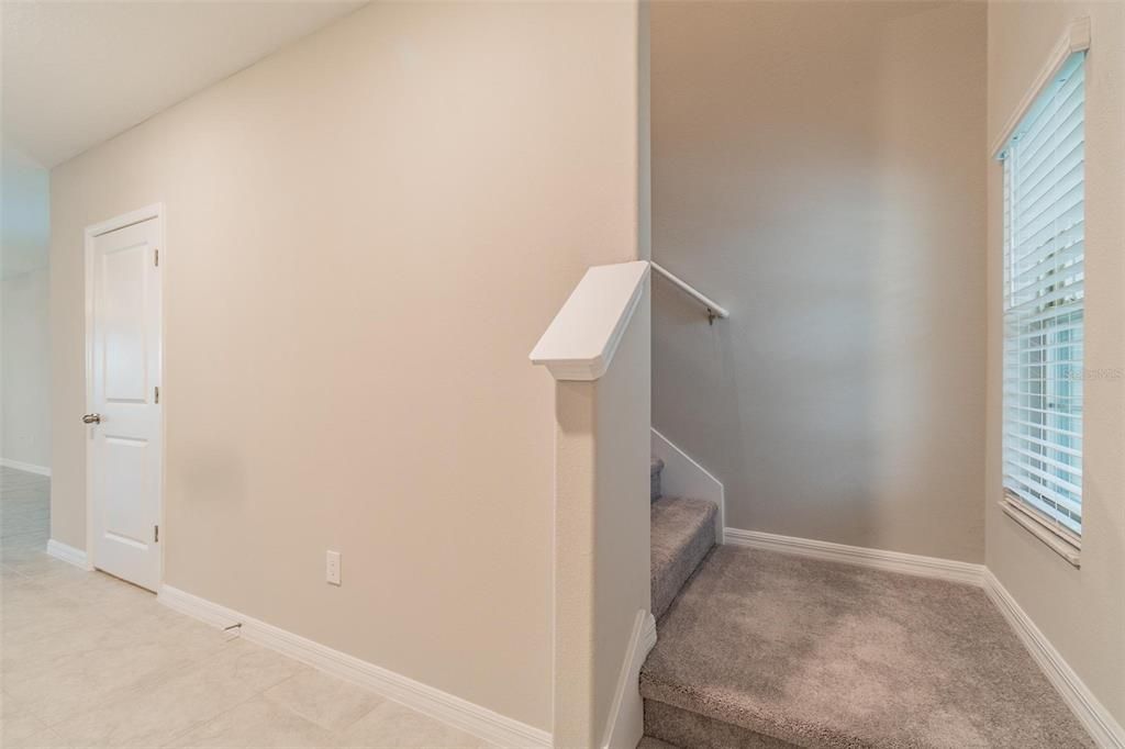 For Sale: $375,000 (5 beds, 2 baths, 2215 Square Feet)