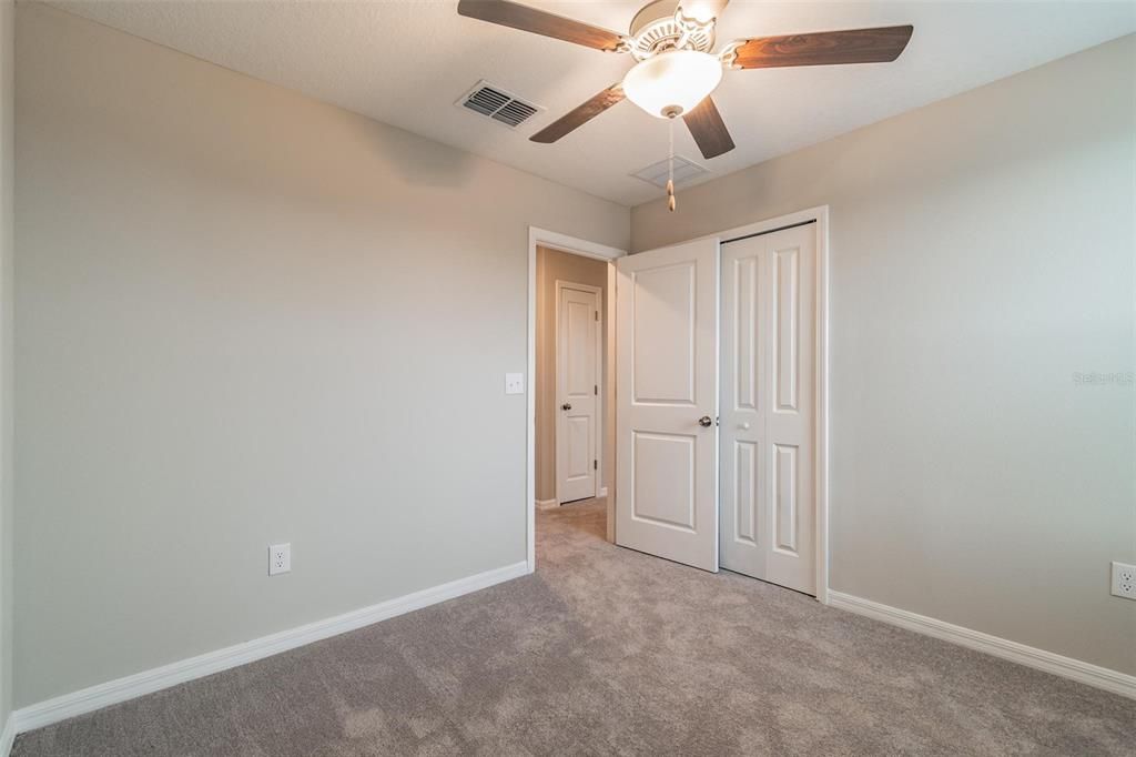 For Sale: $375,000 (5 beds, 2 baths, 2215 Square Feet)