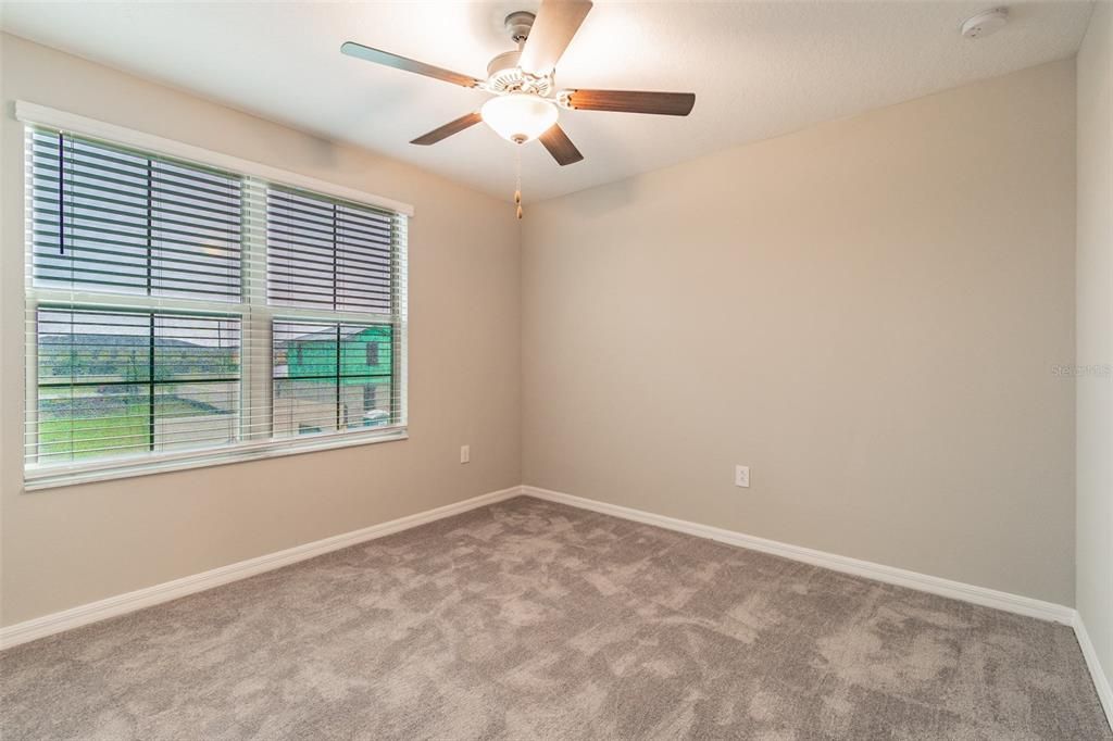 For Sale: $375,000 (5 beds, 2 baths, 2215 Square Feet)