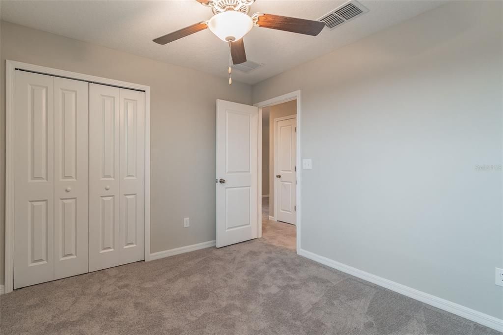 For Sale: $375,000 (5 beds, 2 baths, 2215 Square Feet)