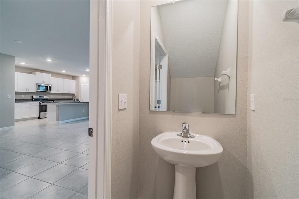 For Sale: $375,000 (5 beds, 2 baths, 2215 Square Feet)