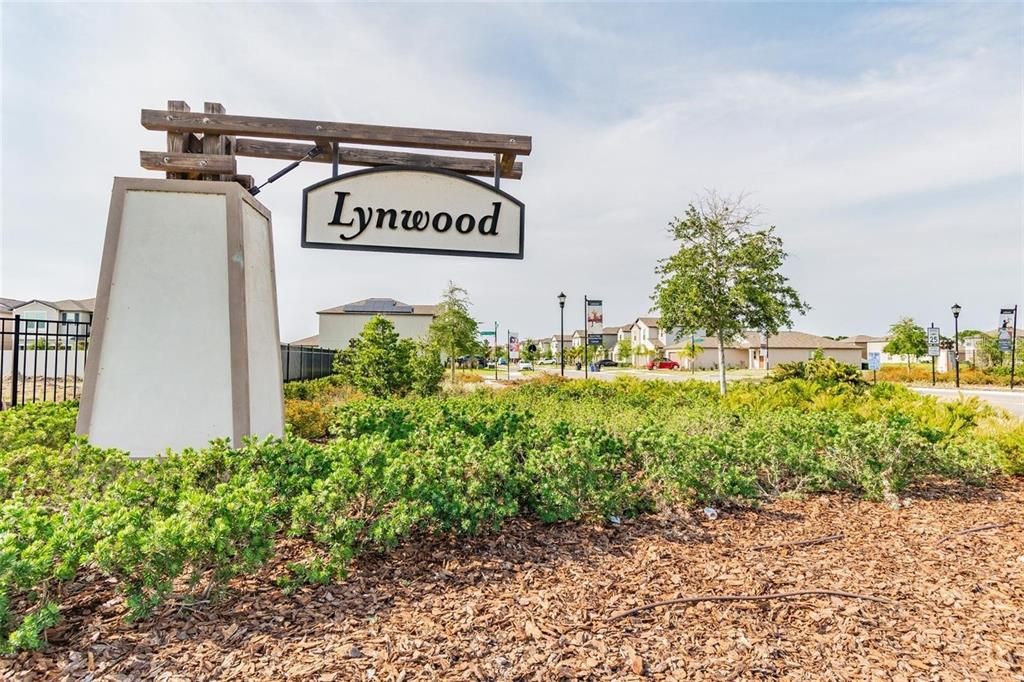 For Sale: $375,000 (5 beds, 2 baths, 2215 Square Feet)