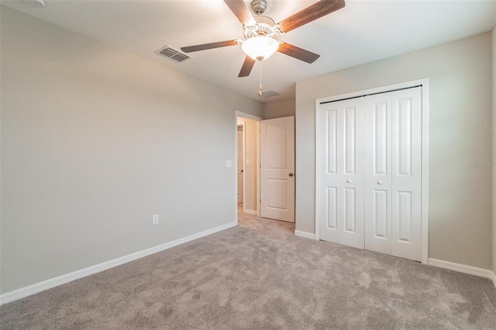 For Sale: $375,000 (5 beds, 2 baths, 2215 Square Feet)