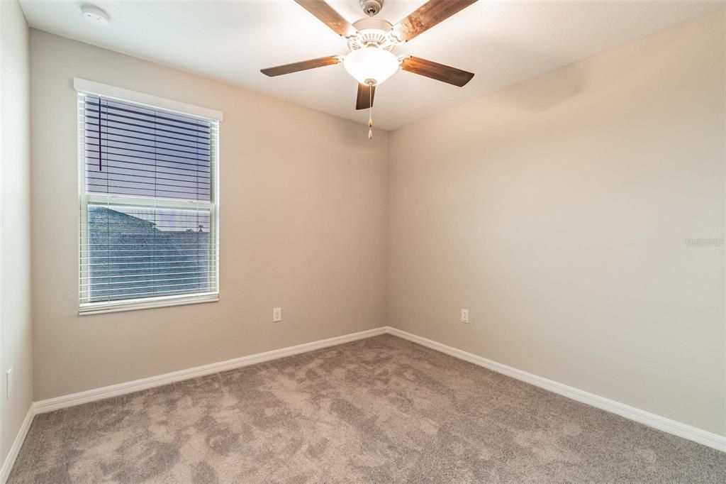 For Sale: $375,000 (5 beds, 2 baths, 2215 Square Feet)