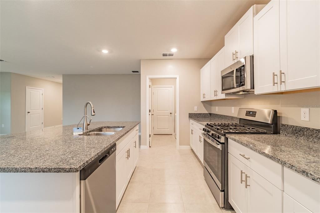 For Sale: $375,000 (5 beds, 2 baths, 2215 Square Feet)