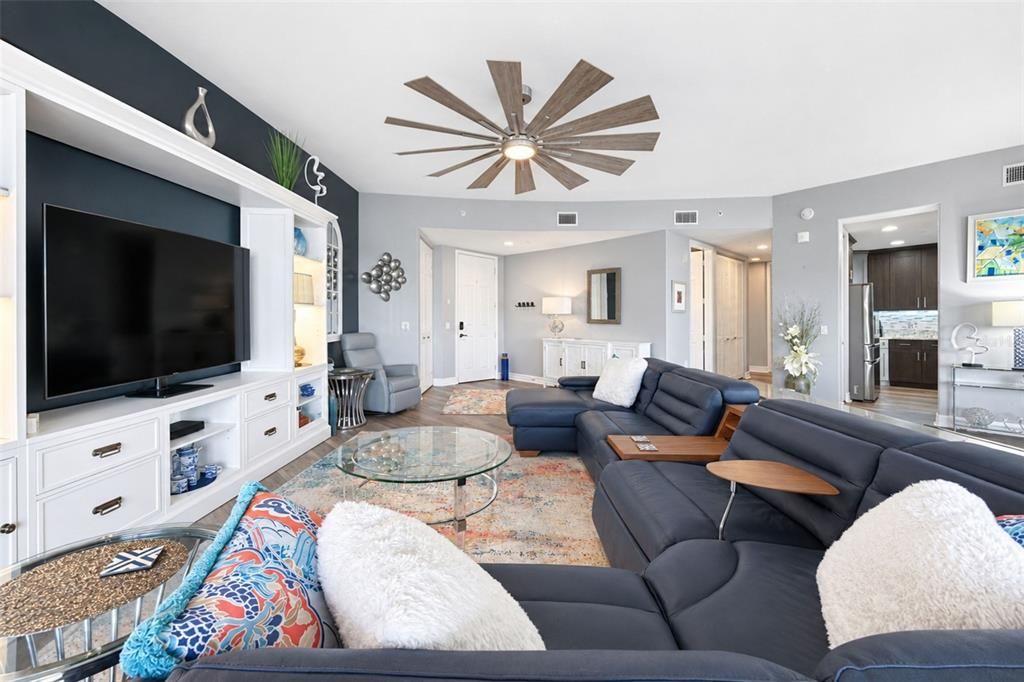 En Venta: $549,000 (3 camas, 2 baños, 2538 Pies cuadrados)