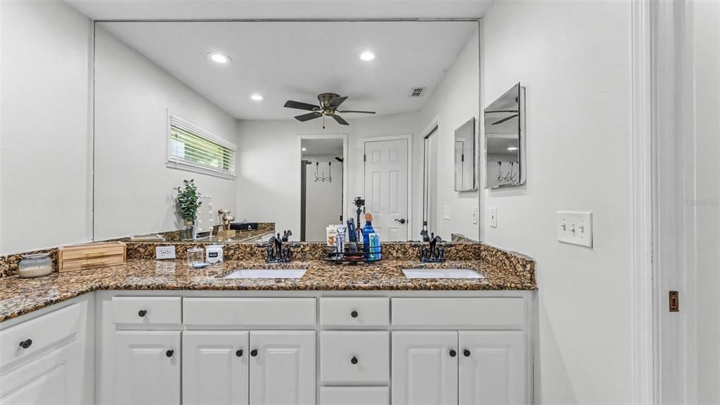 For Sale: $575,000 (4 beds, 3 baths, 2405 Square Feet)
