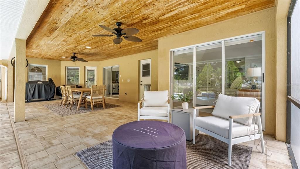 For Sale: $575,000 (4 beds, 3 baths, 2405 Square Feet)