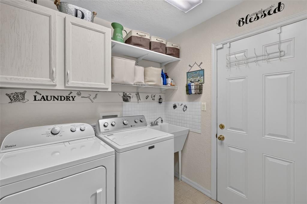 For Sale: $399,000 (3 beds, 2 baths, 1576 Square Feet)