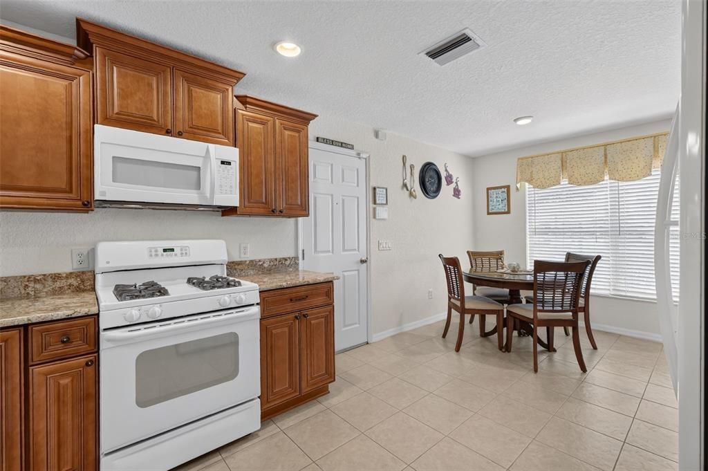 For Sale: $399,000 (3 beds, 2 baths, 1576 Square Feet)