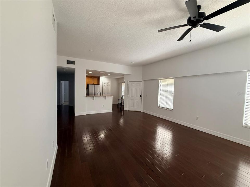 В аренду: $2,745 (3 спален, 2 ванн, 1392 Квадратных фут)