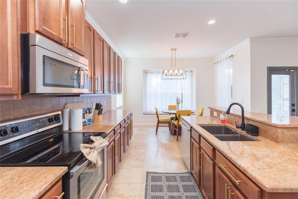 For Sale: $549,000 (4 beds, 3 baths, 2798 Square Feet)