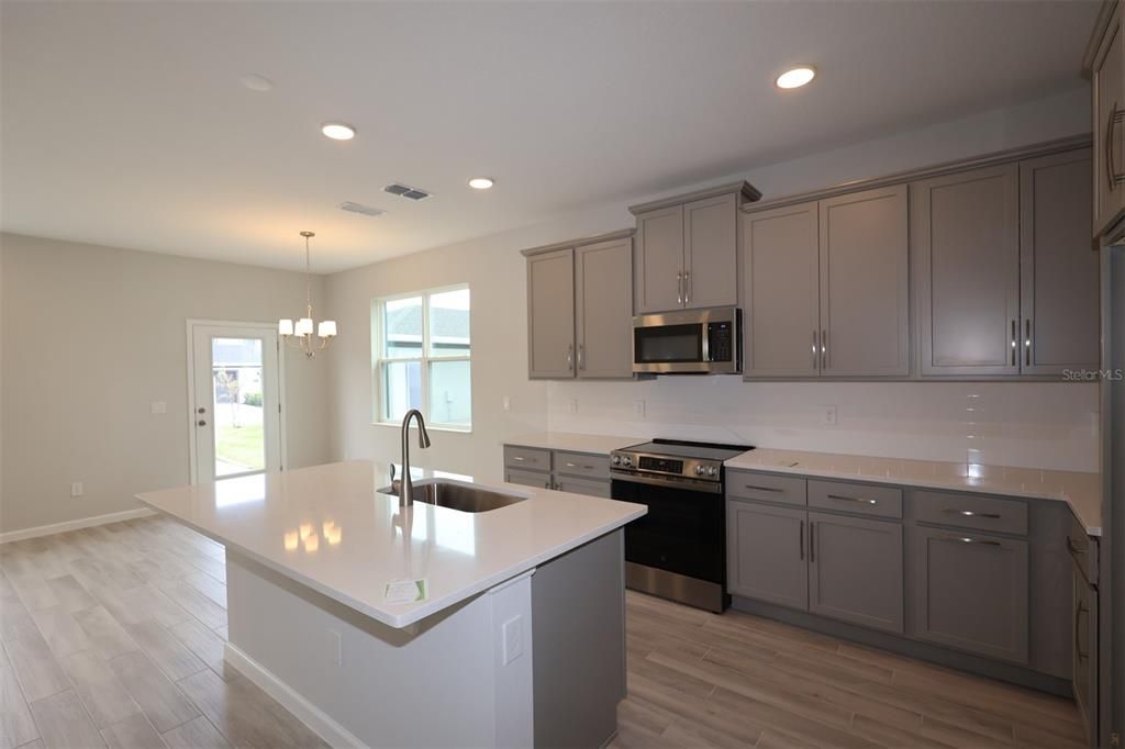 For Sale: $359,990 (3 beds, 2 baths, 1833 Square Feet)