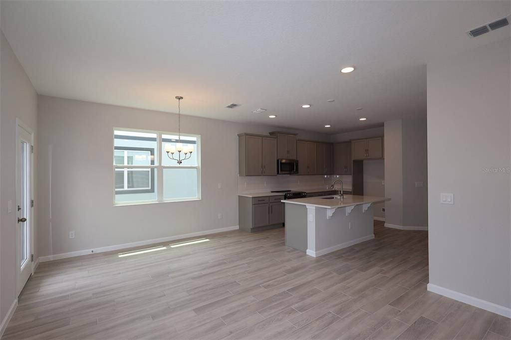 For Sale: $359,990 (3 beds, 2 baths, 1833 Square Feet)