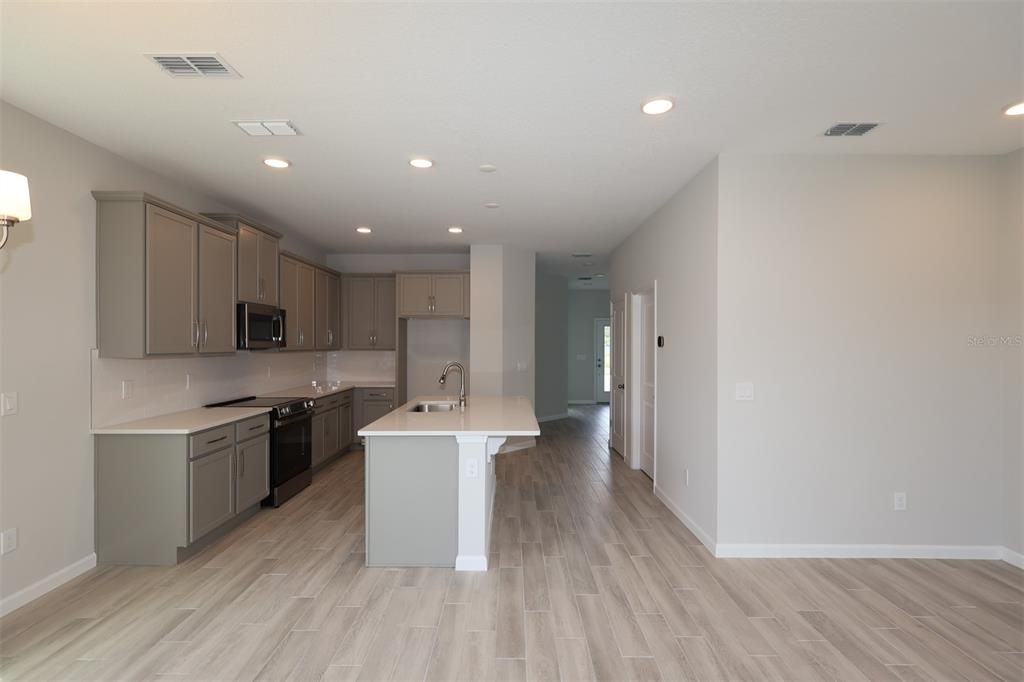 For Sale: $359,990 (3 beds, 2 baths, 1833 Square Feet)