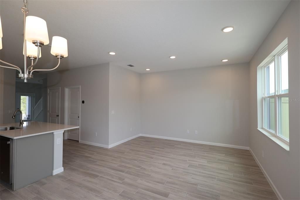 For Sale: $359,990 (3 beds, 2 baths, 1833 Square Feet)
