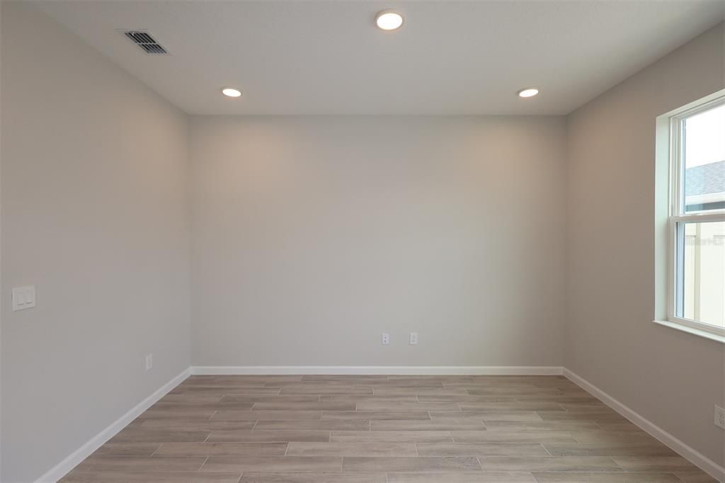 For Sale: $359,990 (3 beds, 2 baths, 1833 Square Feet)
