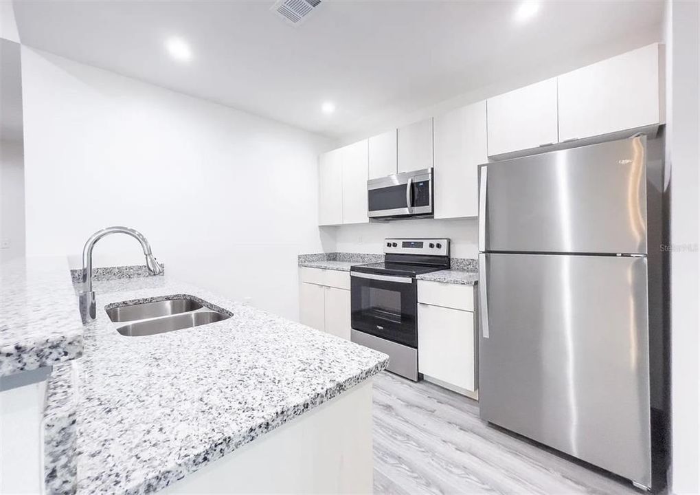 For Rent: $1,595 (2 beds, 2 baths, 1600 Square Feet)