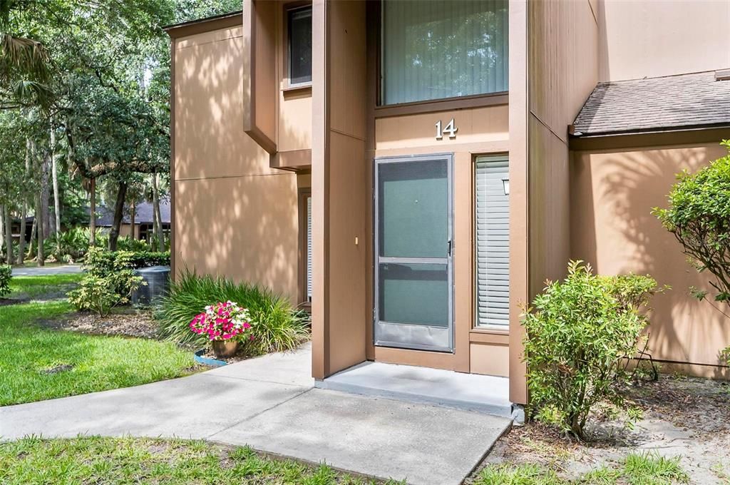 For Sale: $168,000 (2 beds, 2 baths, 950 Square Feet)