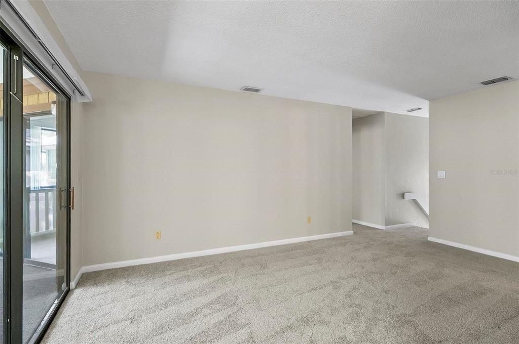 For Sale: $168,000 (2 beds, 2 baths, 950 Square Feet)