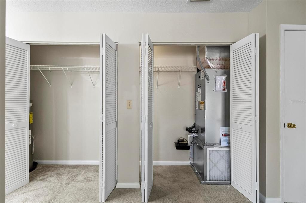 For Sale: $168,000 (2 beds, 2 baths, 950 Square Feet)