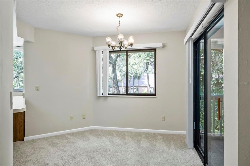For Sale: $168,000 (2 beds, 2 baths, 950 Square Feet)