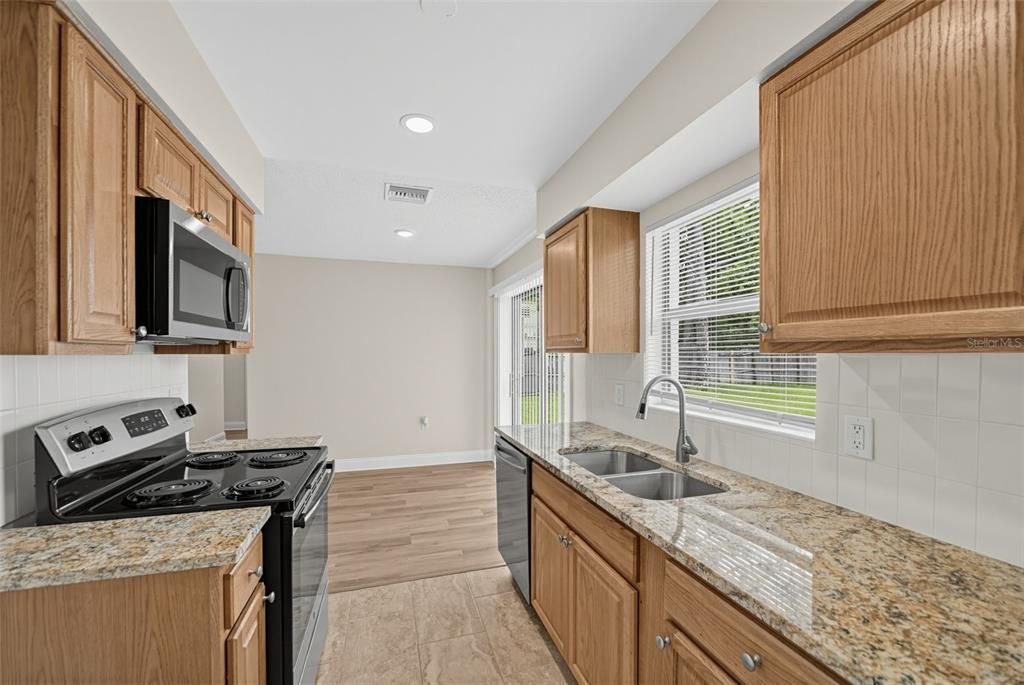 En Venta: $299,900 (3 camas, 2 baños, 1050 Pies cuadrados)