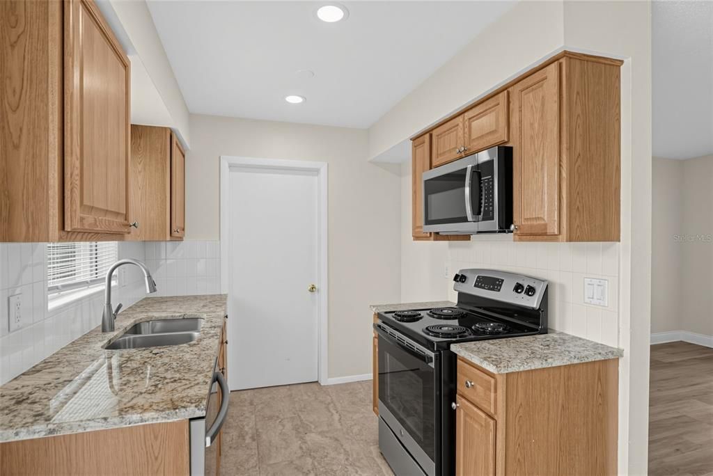 En Venta: $299,900 (3 camas, 2 baños, 1050 Pies cuadrados)