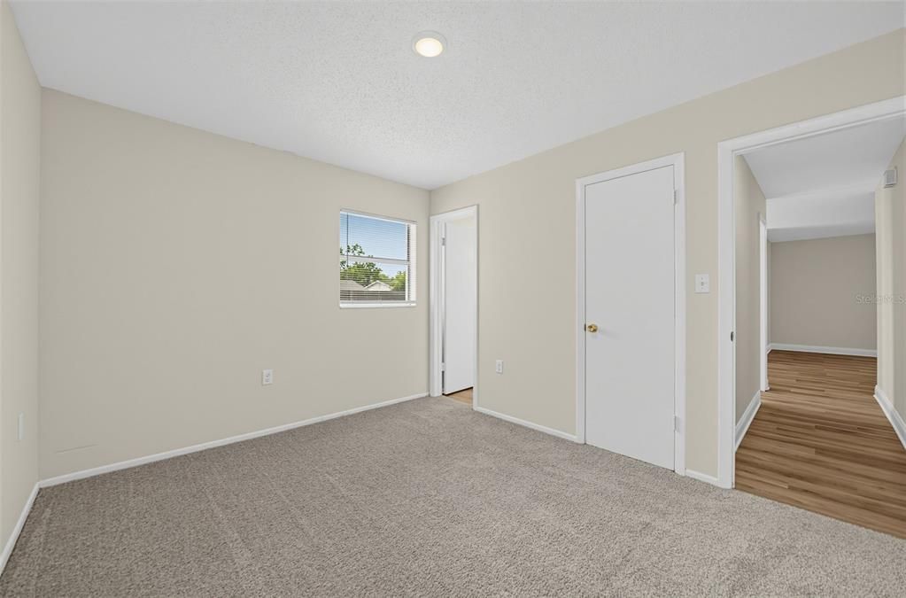 En Venta: $299,900 (3 camas, 2 baños, 1050 Pies cuadrados)