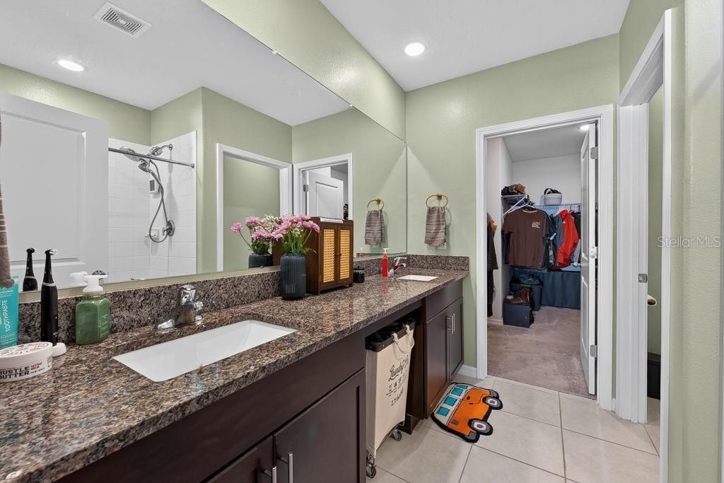 For Sale: $610,000 (5 beds, 2 baths, 2389 Square Feet)