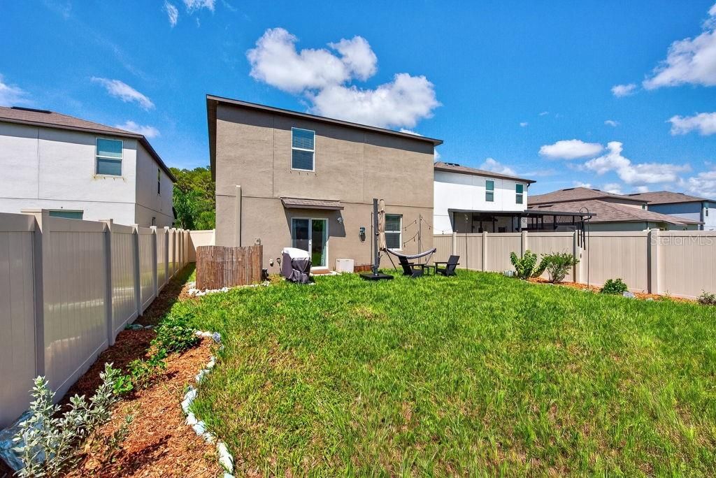 For Sale: $610,000 (5 beds, 2 baths, 2389 Square Feet)