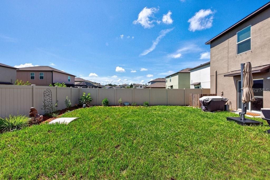 For Sale: $610,000 (5 beds, 2 baths, 2389 Square Feet)