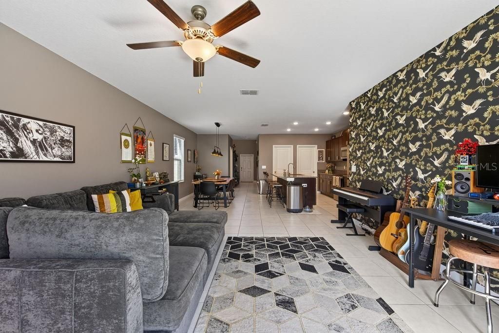 For Sale: $610,000 (5 beds, 2 baths, 2389 Square Feet)