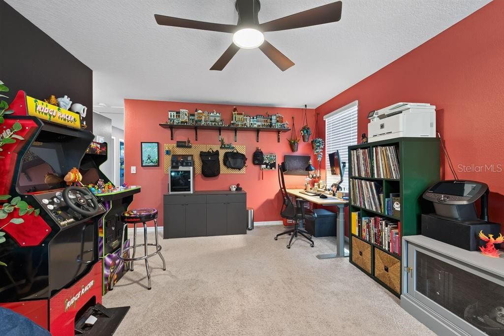 For Sale: $610,000 (5 beds, 2 baths, 2389 Square Feet)