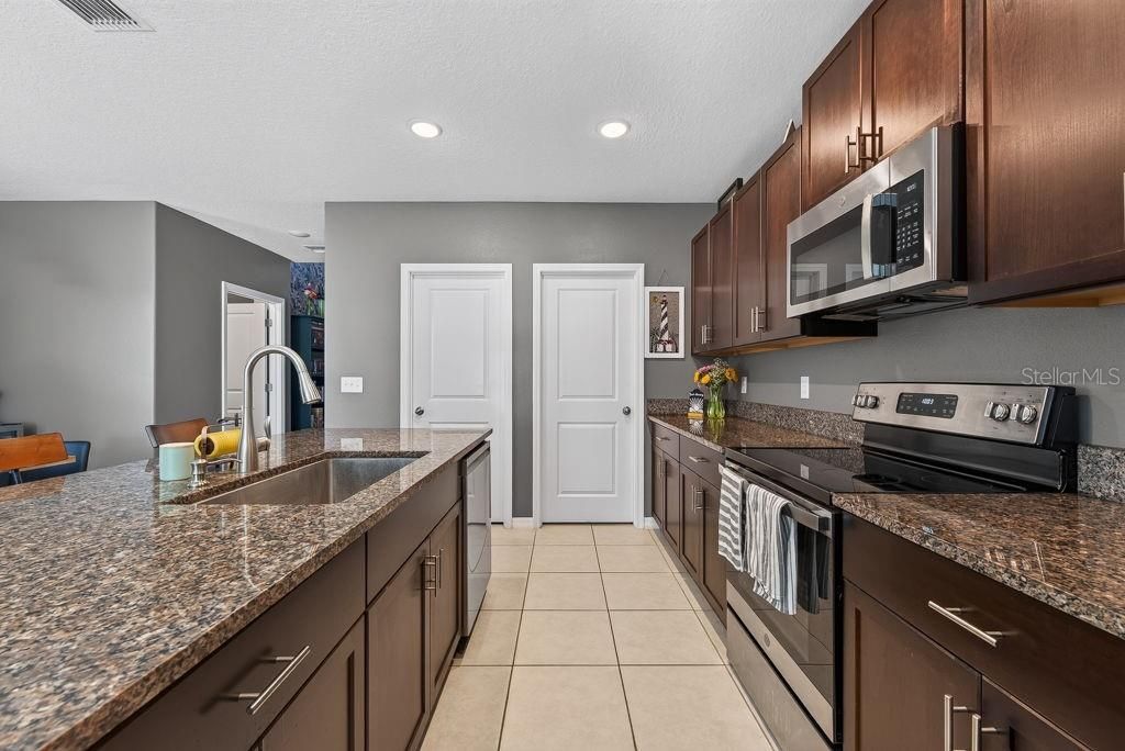 For Sale: $610,000 (5 beds, 2 baths, 2389 Square Feet)