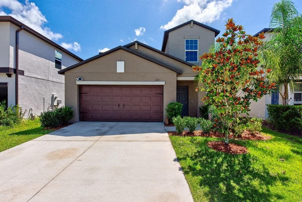 For Sale: $610,000 (5 beds, 2 baths, 2389 Square Feet)