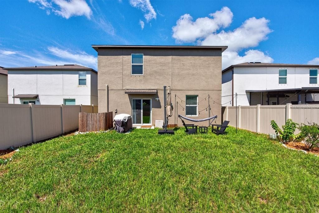 For Sale: $610,000 (5 beds, 2 baths, 2389 Square Feet)