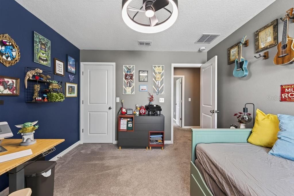 For Sale: $610,000 (5 beds, 2 baths, 2389 Square Feet)