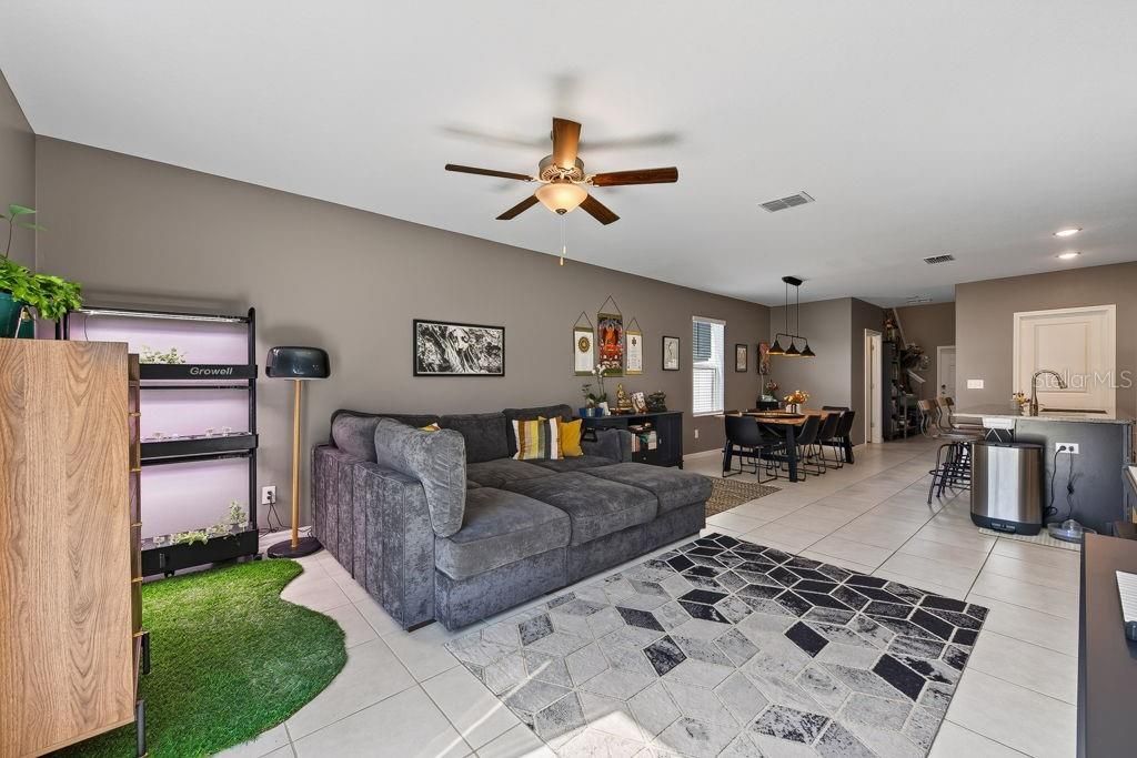 For Sale: $610,000 (5 beds, 2 baths, 2389 Square Feet)